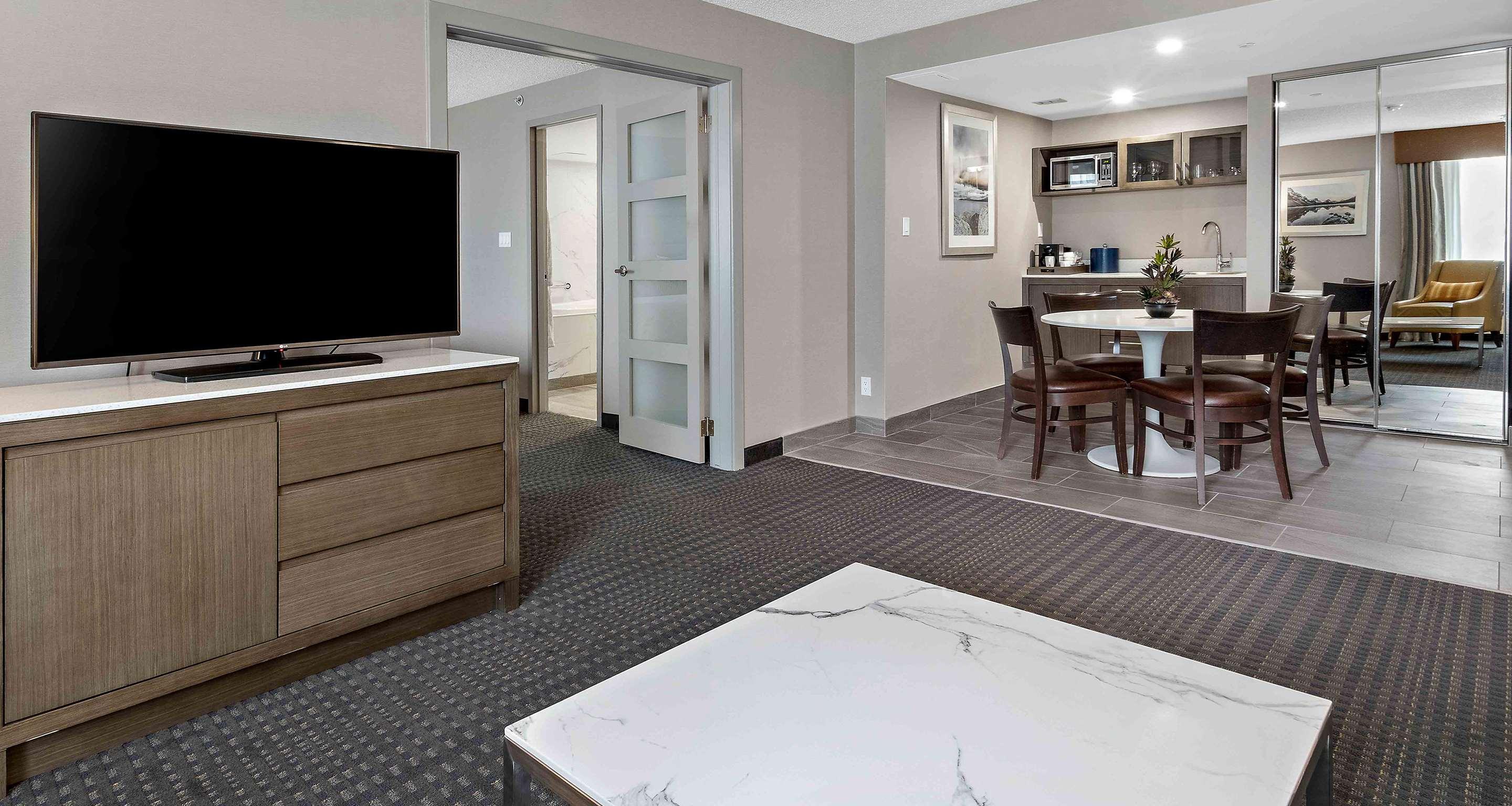 Best Western Premier Calgary Plaza Hotel & Conference Centre Екстер'єр фото