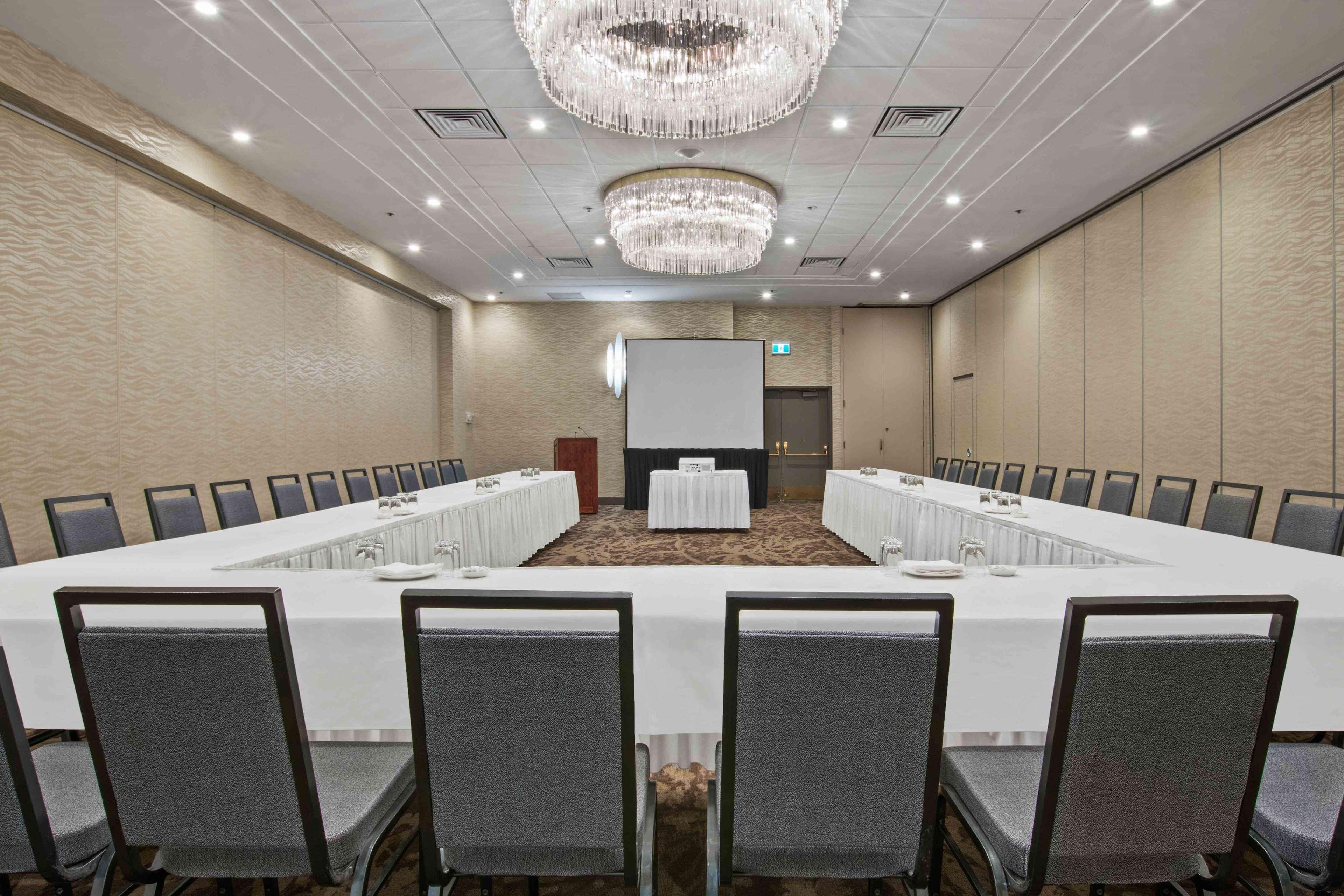 Best Western Premier Calgary Plaza Hotel & Conference Centre Екстер'єр фото