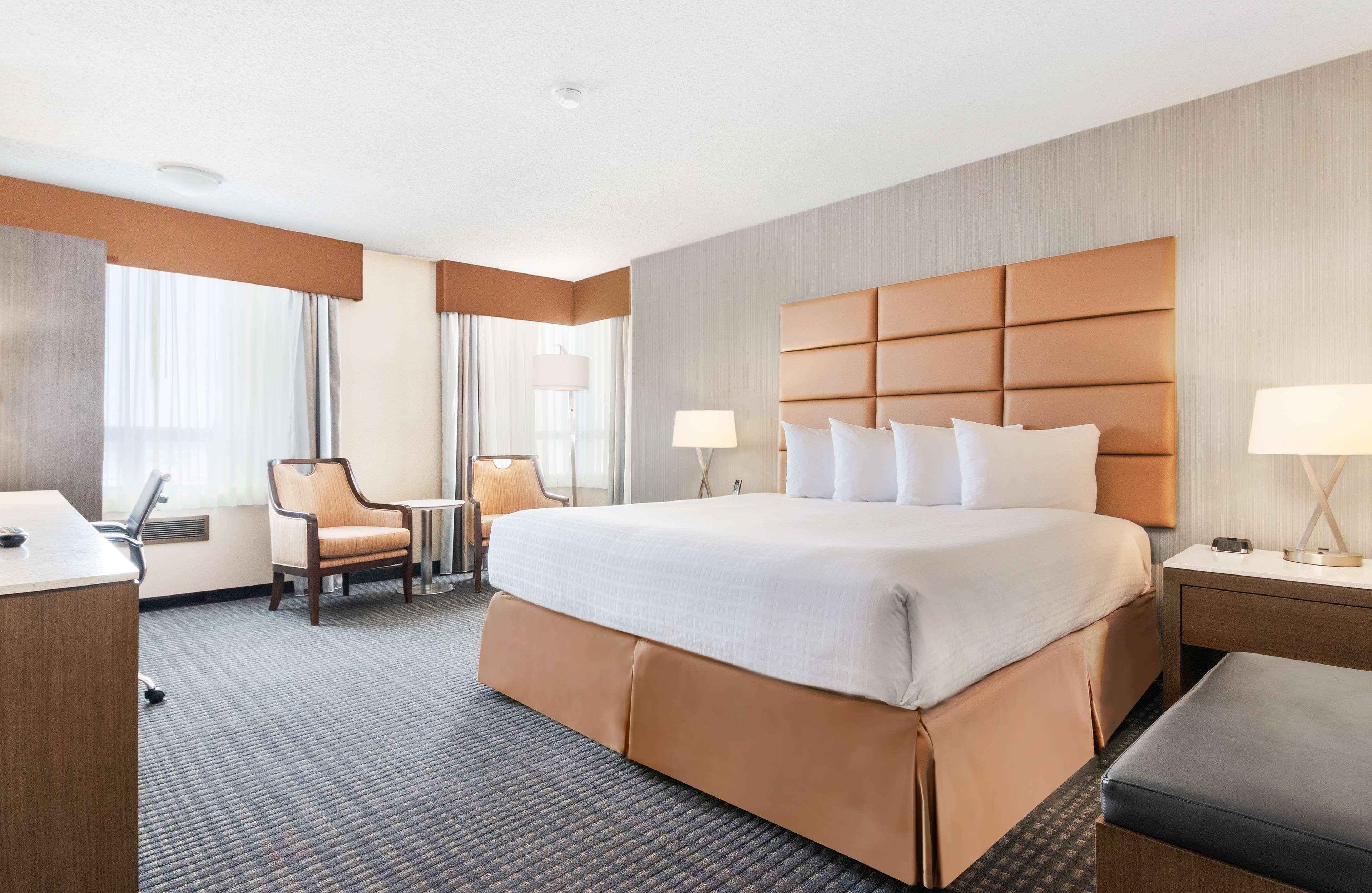 Best Western Premier Calgary Plaza Hotel & Conference Centre Екстер'єр фото