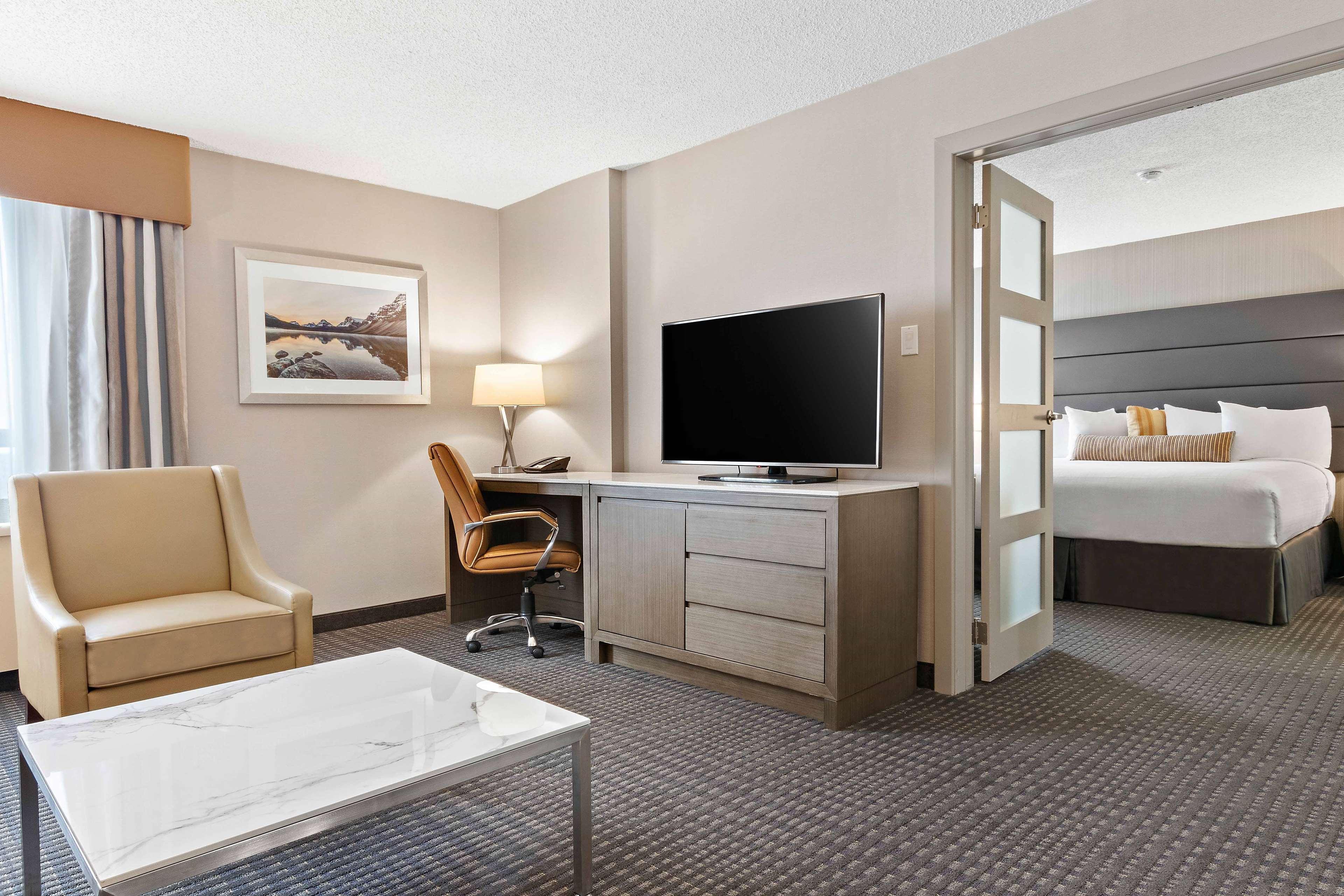 Best Western Premier Calgary Plaza Hotel & Conference Centre Екстер'єр фото