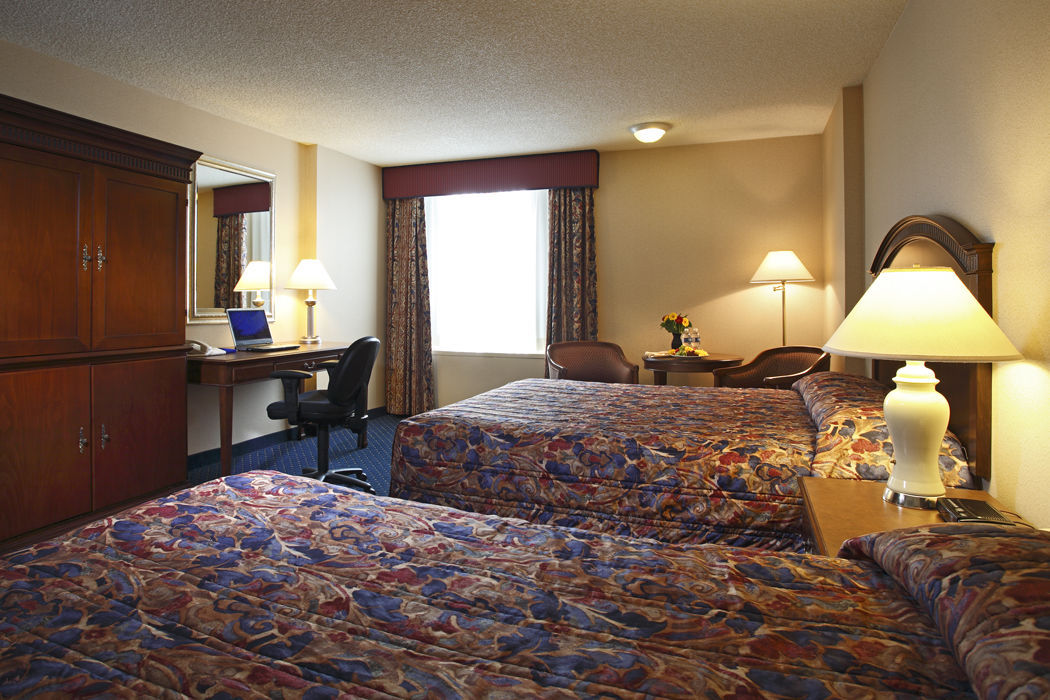 Best Western Premier Calgary Plaza Hotel & Conference Centre Номер фото